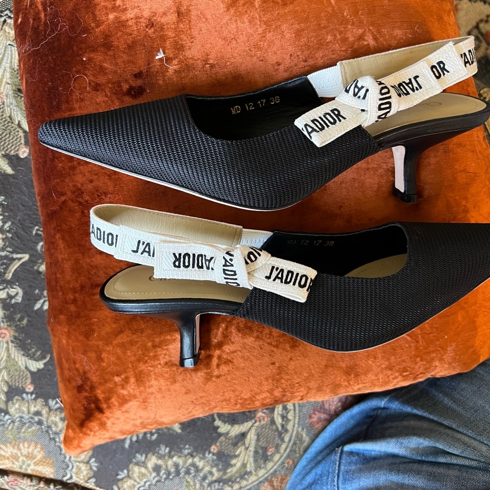 Dior Black Kitten Heels with Decorative Bow - Picture 6 of 11